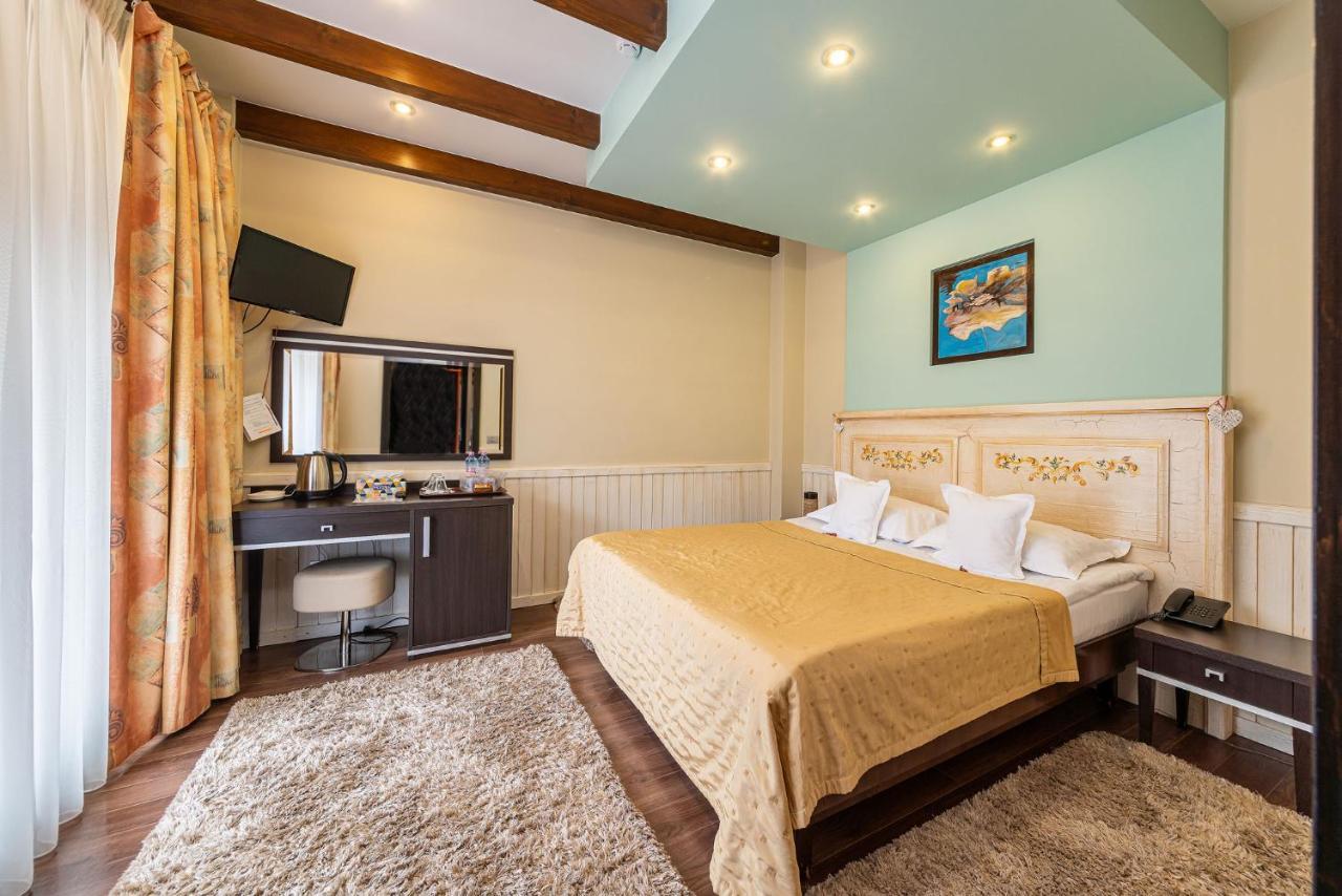 Hotel Casa Freya Buşteni Esterno foto