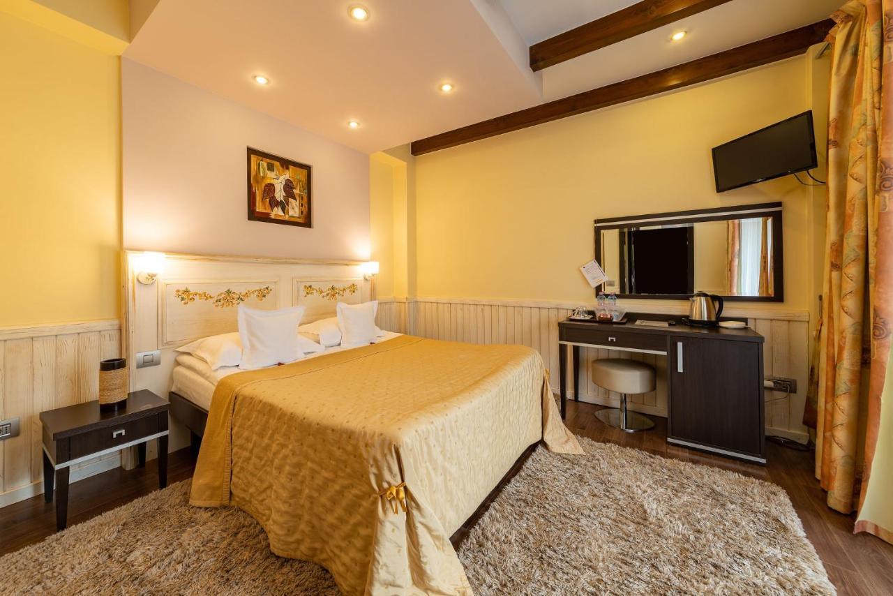 Hotel Casa Freya Buşteni Esterno foto