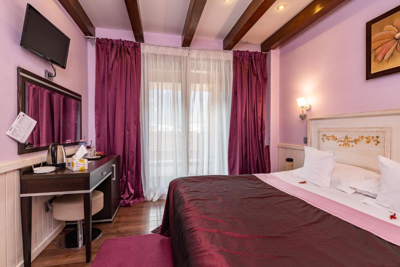 Hotel Casa Freya Buşteni Esterno foto