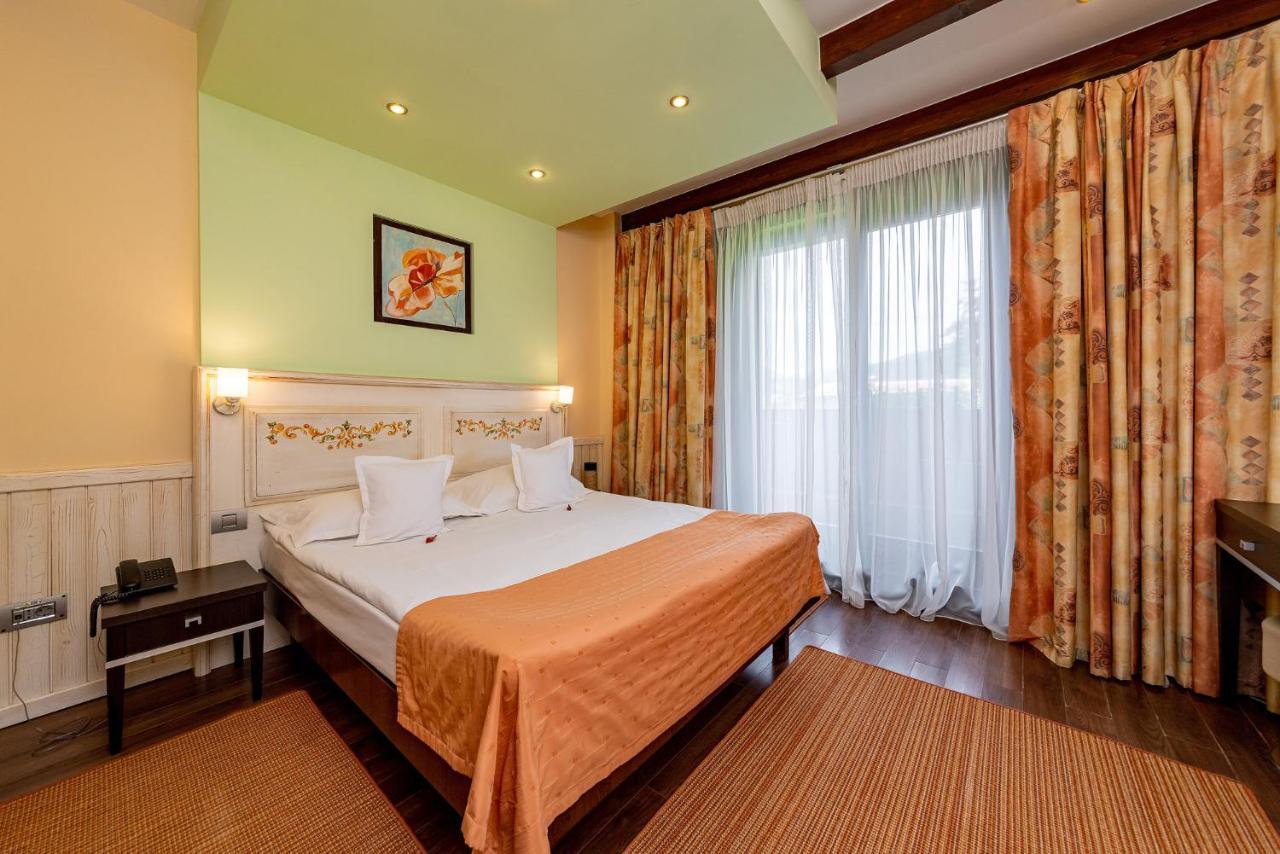 Hotel Casa Freya Buşteni Esterno foto