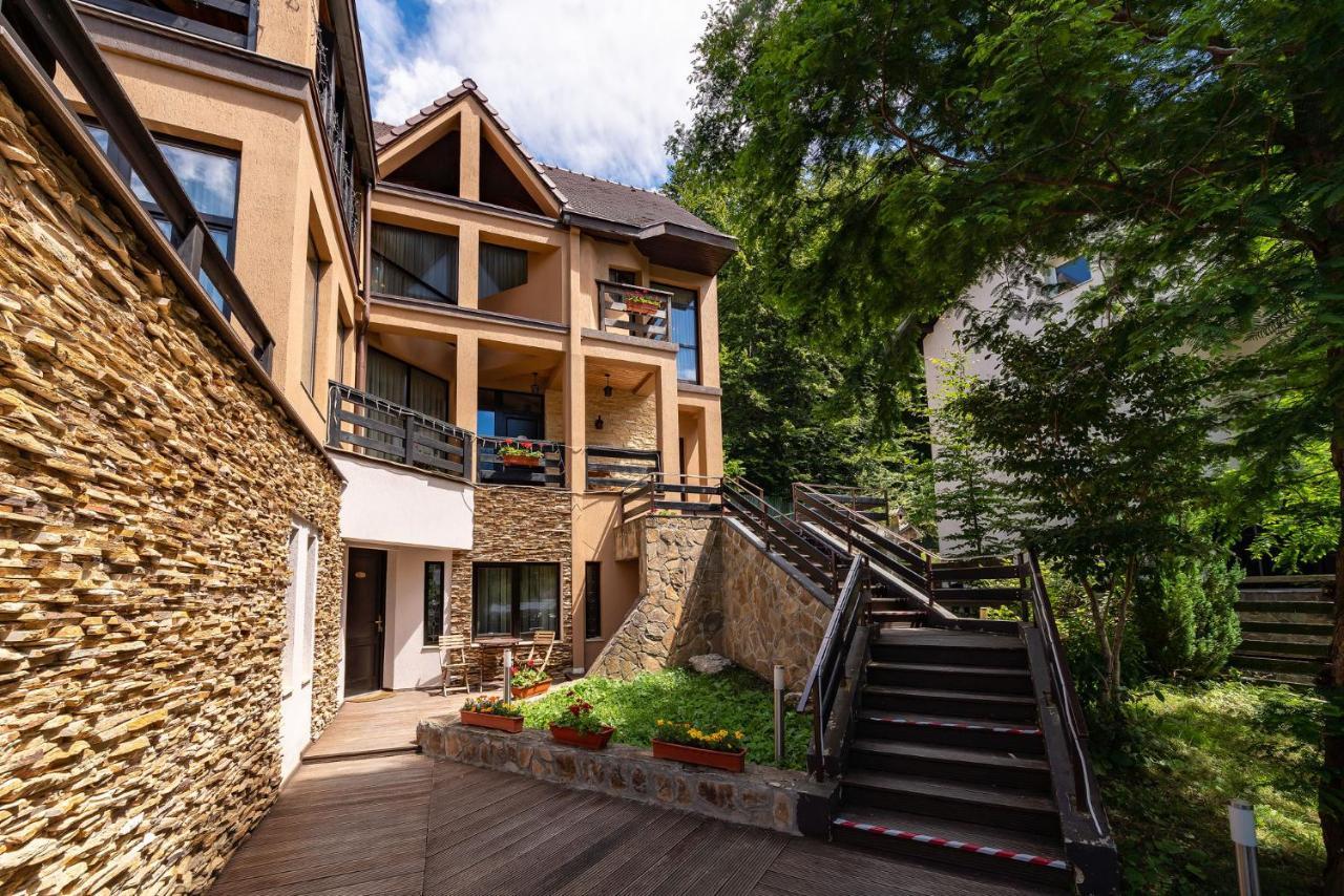 Hotel Casa Freya Buşteni Esterno foto