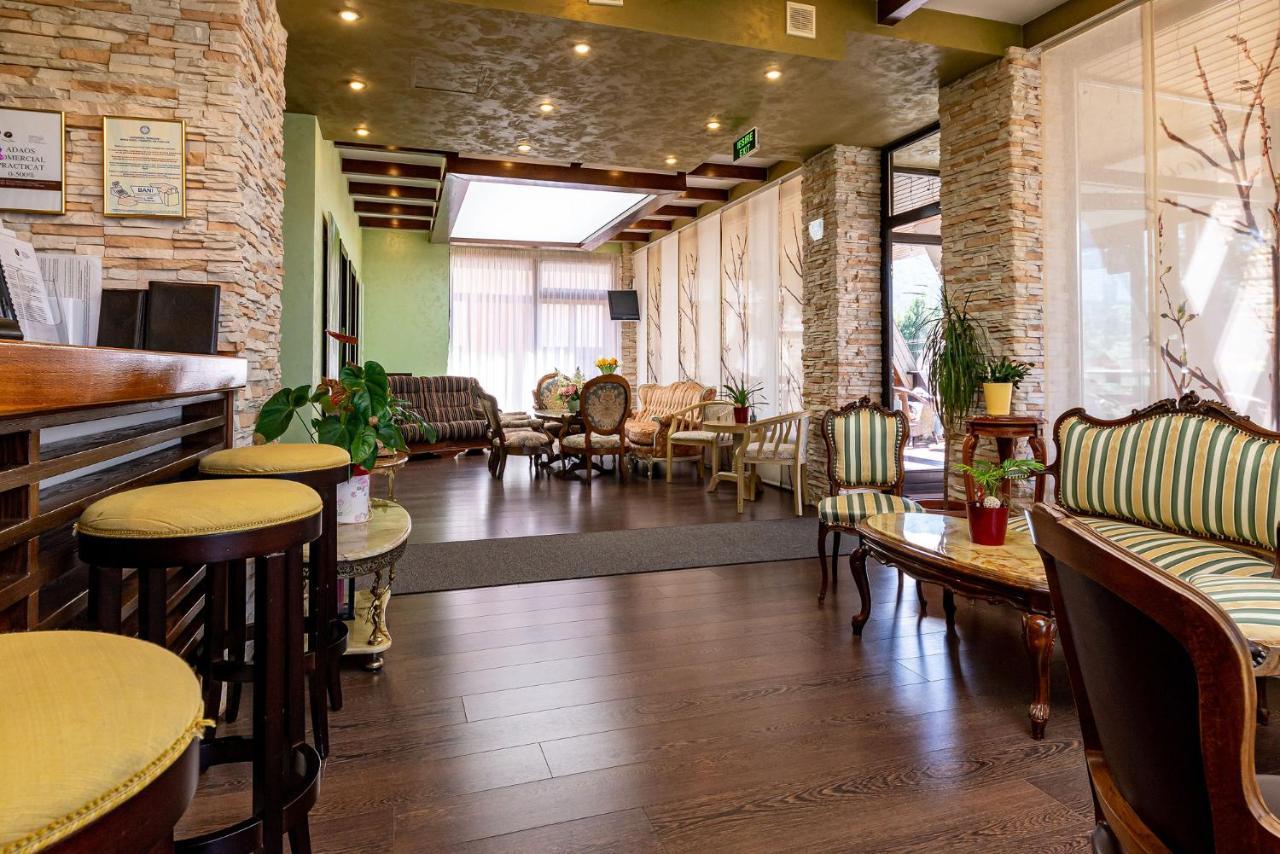 Hotel Casa Freya Buşteni Esterno foto