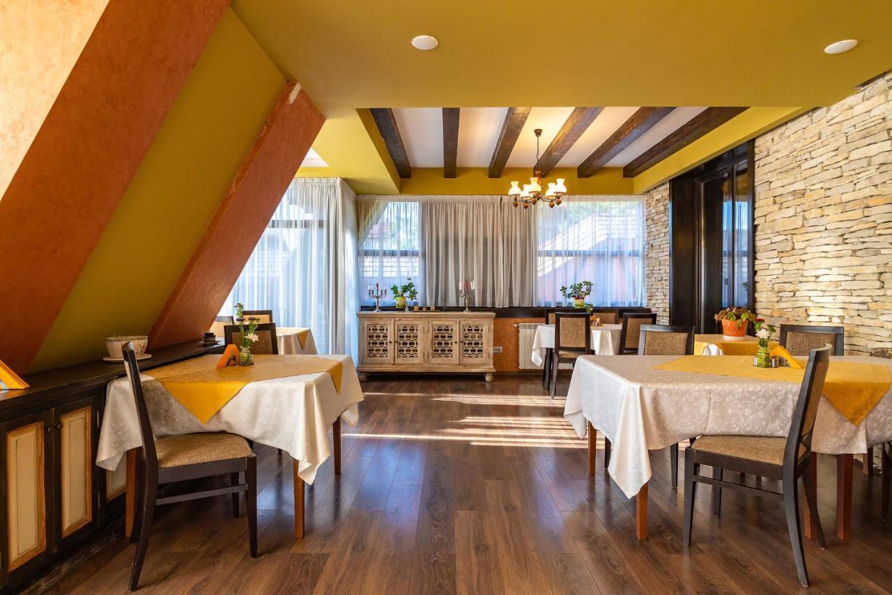 Hotel Casa Freya Buşteni Esterno foto
