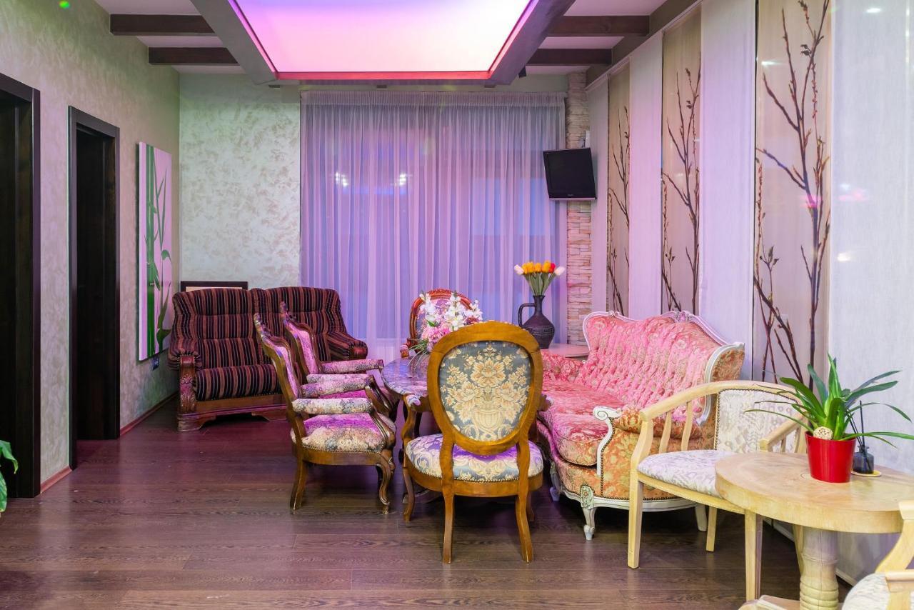 Hotel Casa Freya Buşteni Esterno foto