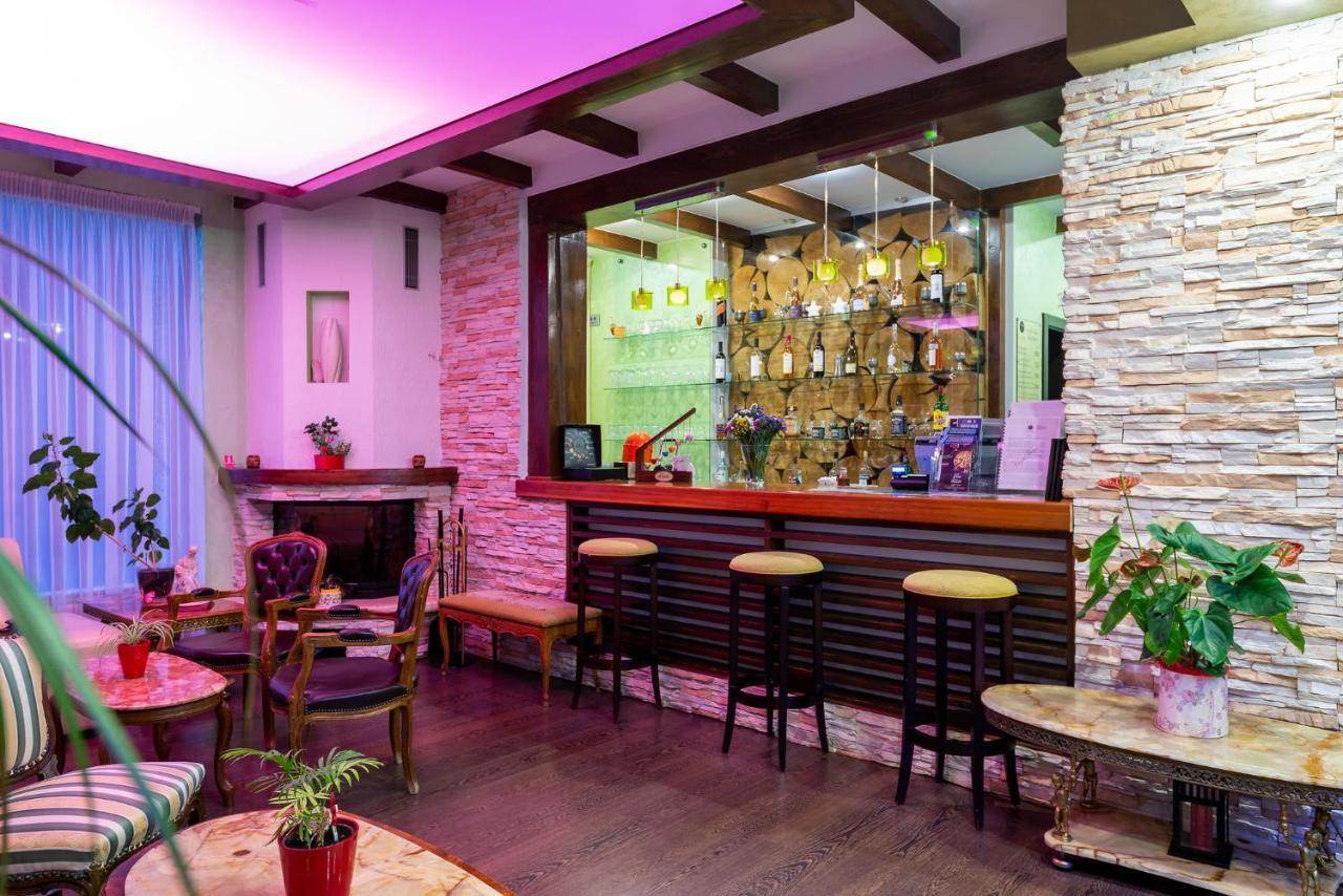 Hotel Casa Freya Buşteni Esterno foto
