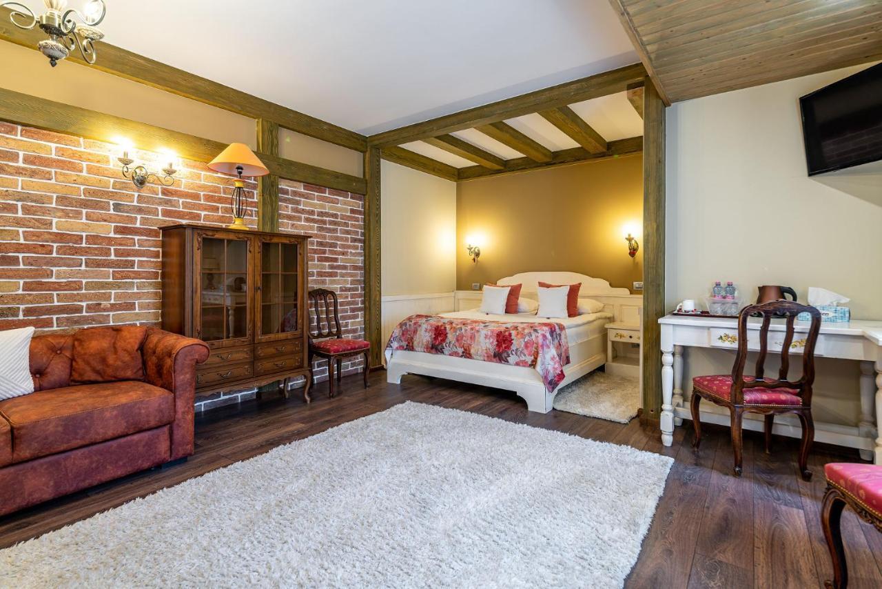 Hotel Casa Freya Buşteni Esterno foto