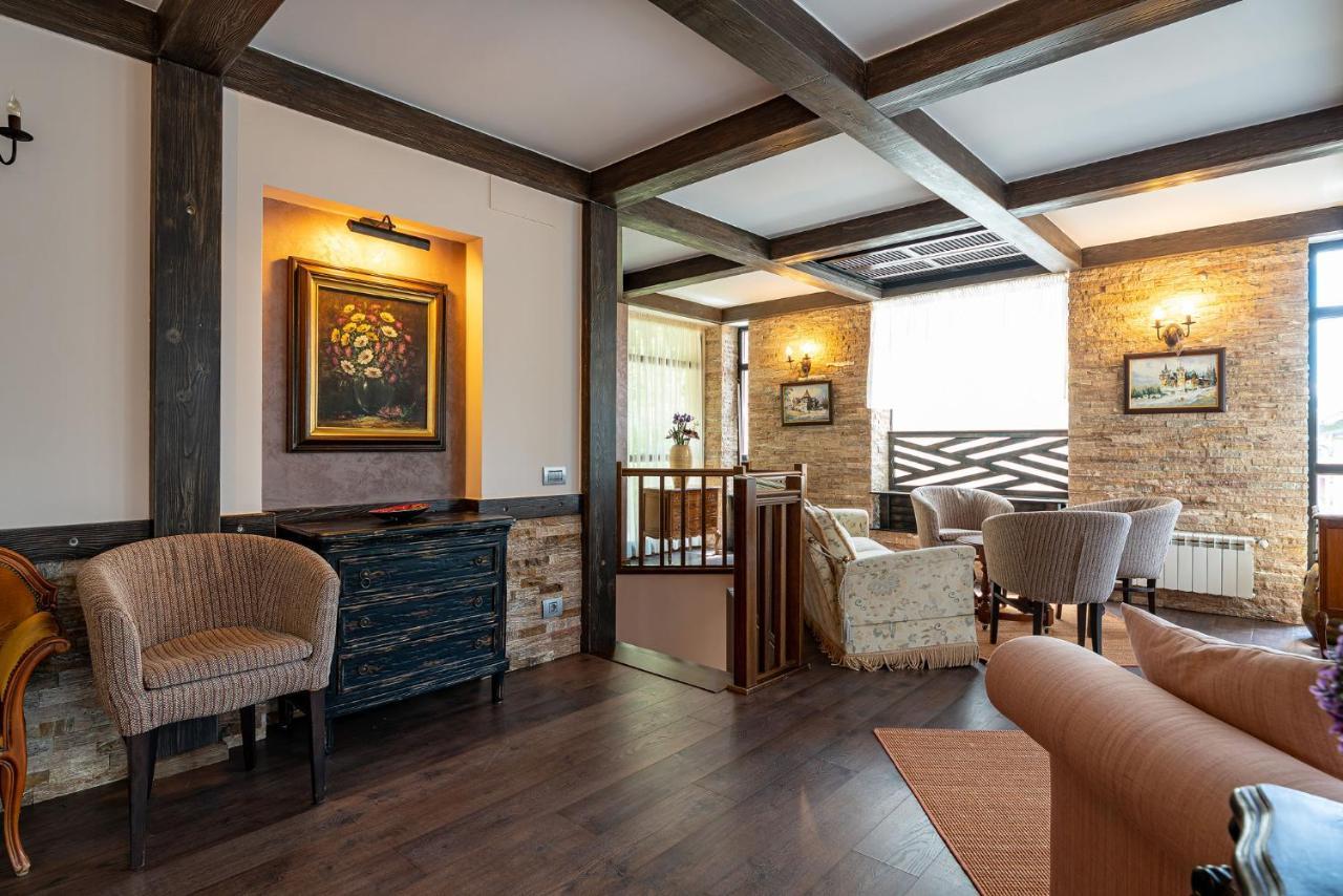 Hotel Casa Freya Buşteni Esterno foto