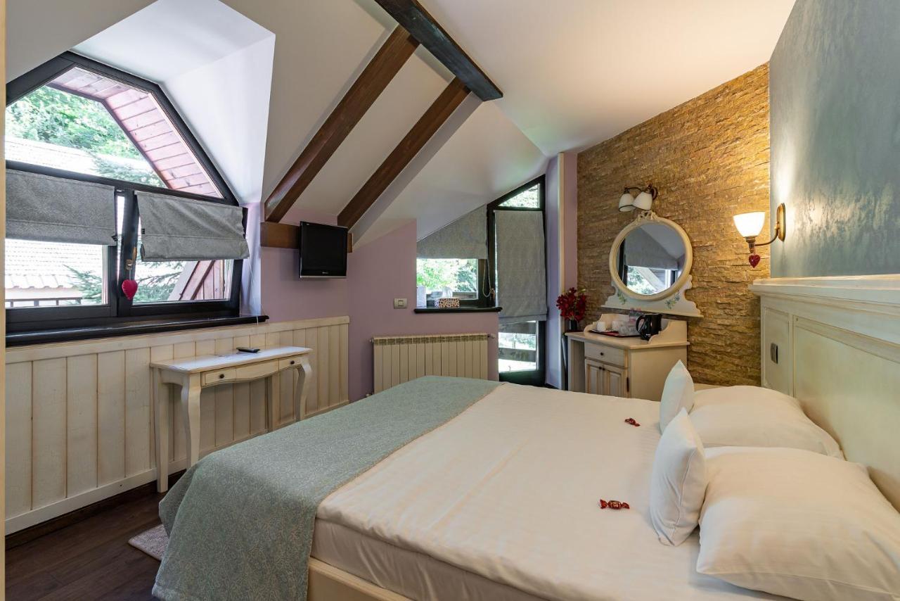 Hotel Casa Freya Buşteni Esterno foto
