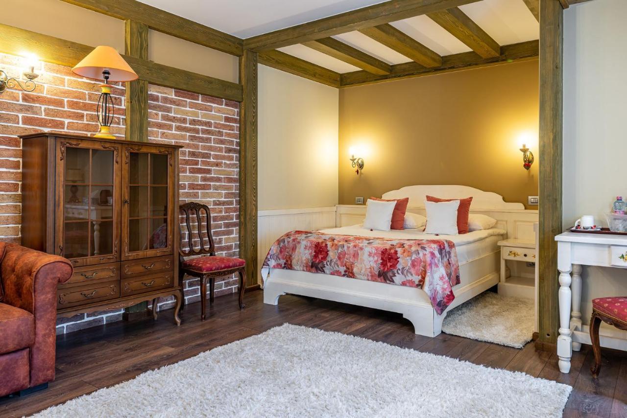 Hotel Casa Freya Buşteni Esterno foto