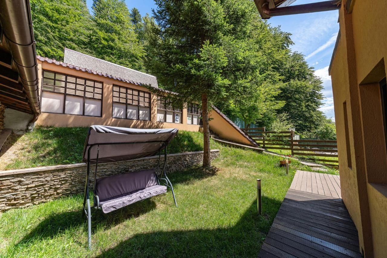 Hotel Casa Freya Buşteni Esterno foto